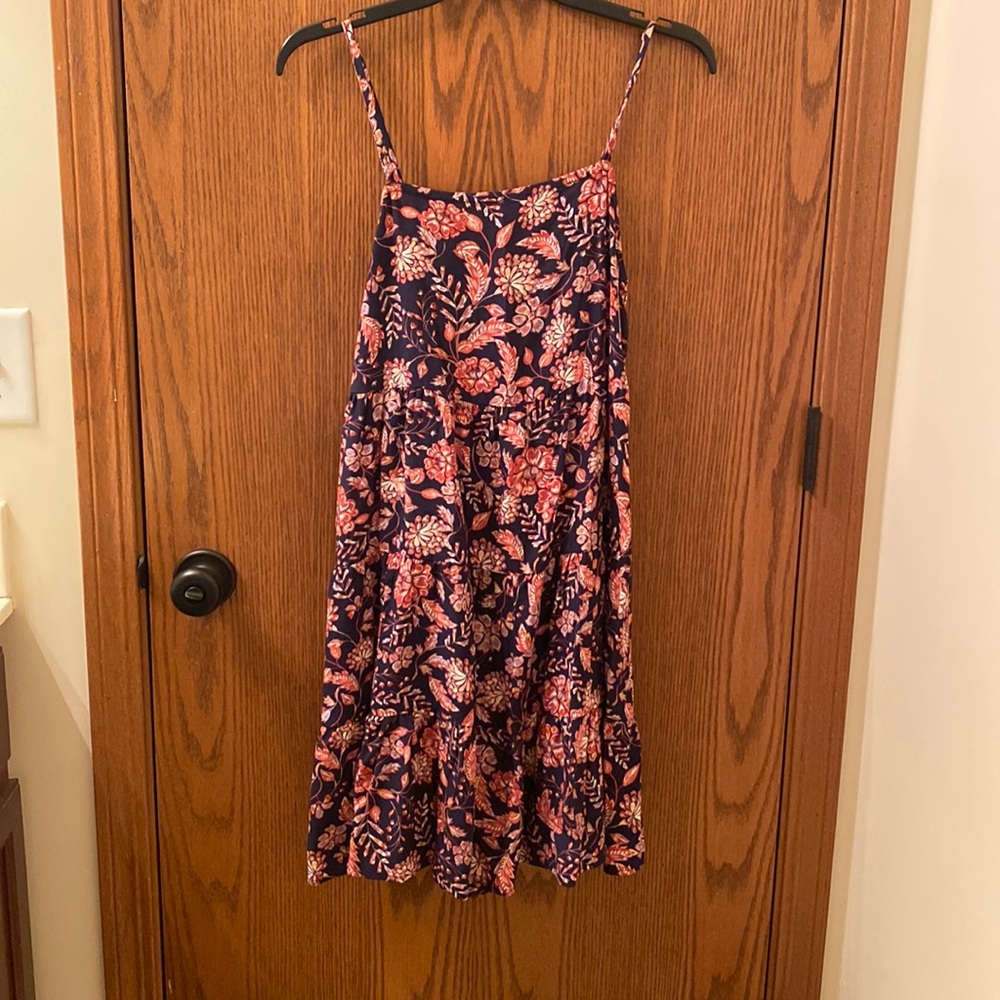 Women’s dress medium
